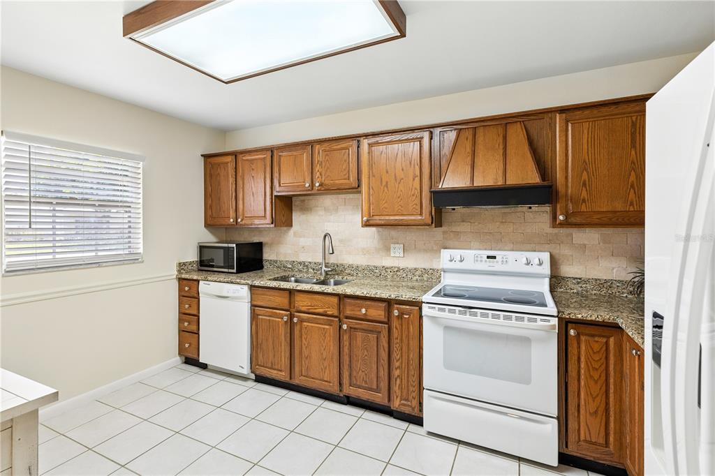 1267 HAZELTINE DRIVE, FORT MYERS, FL — photo 2 of 30