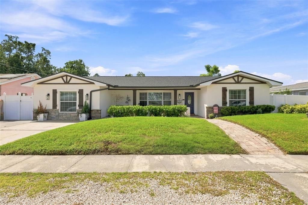 3104 W OSBORNE AVENUE, TAMPA, FL — photo 3 of 30