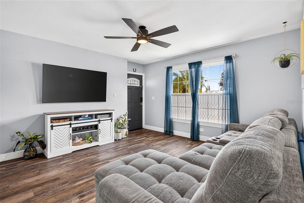 5508 WHITMORE DRIVE, TAMPA, FL — photo 3 of 30