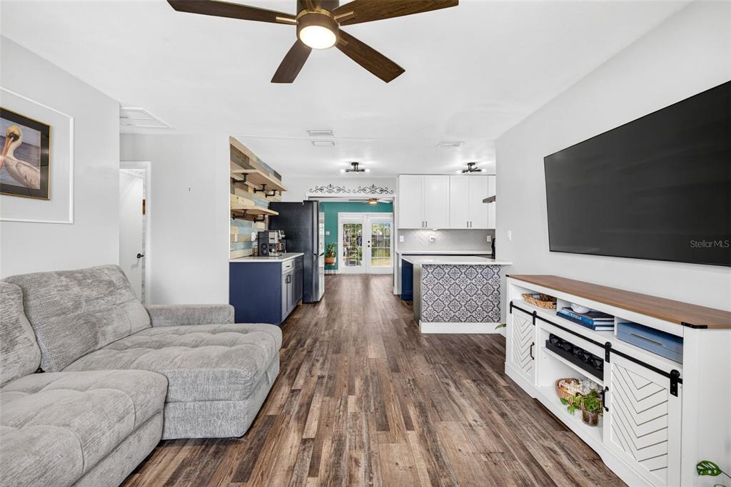 5508 WHITMORE DRIVE, TAMPA, FL — photo 4 of 30