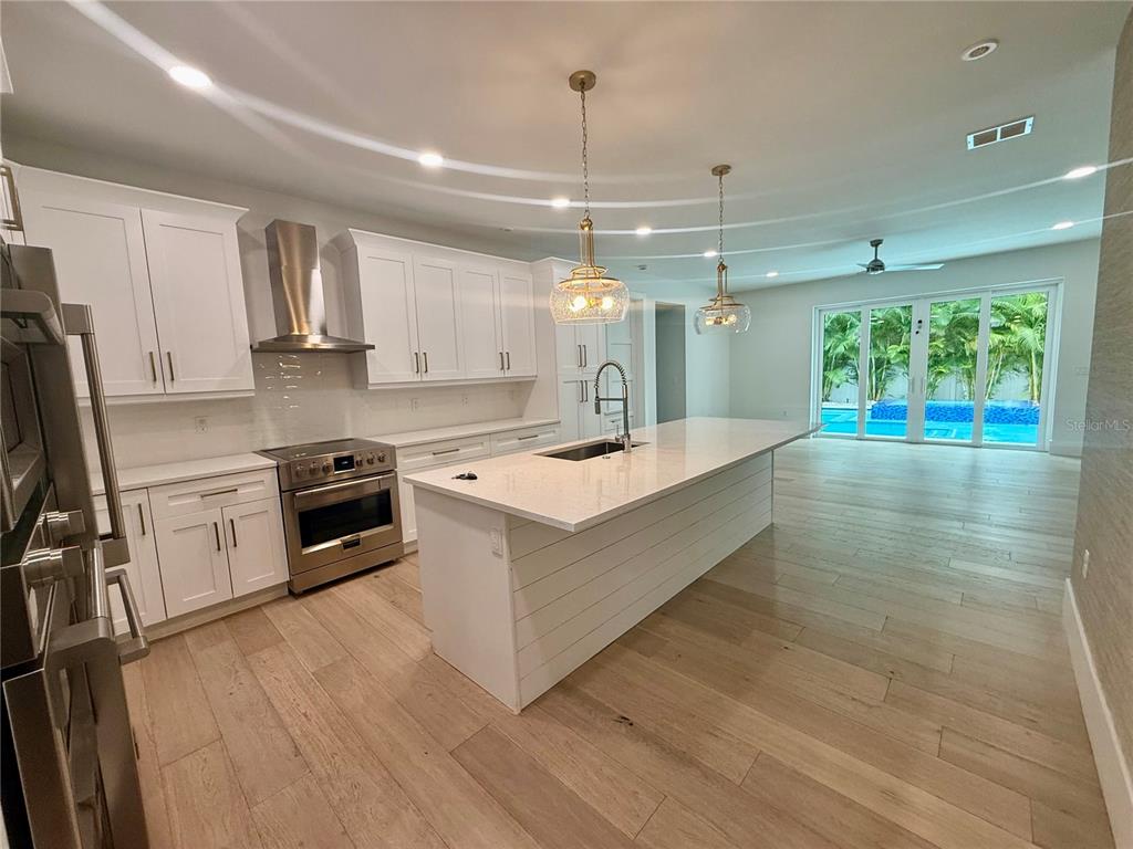 3319 S OSPREY AVENUE, SARASOTA, FL — photo 3 of 30