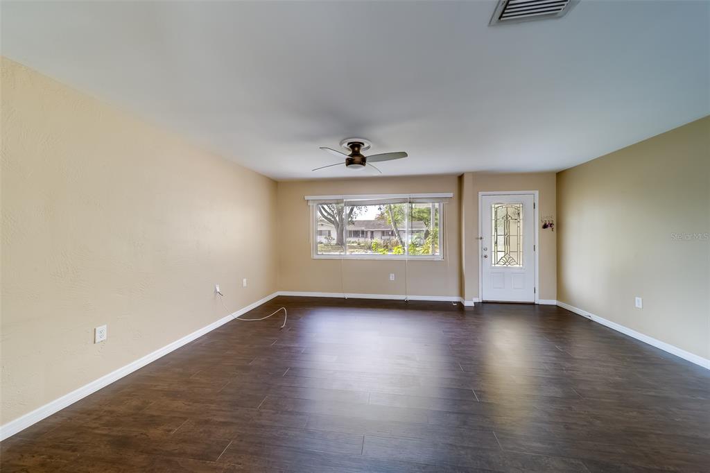 8473 121ST STREET, SEMINOLE, FL — photo 5 of 30