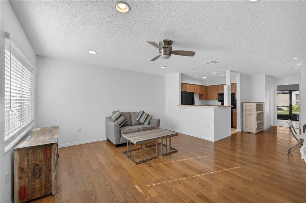 670 GREEN VALLEY ROAD UNIT F4, PALM HARBOR, FL — photo 2 of 30