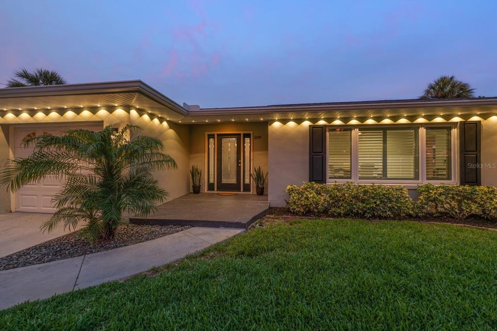 209 LIVE OAK LANE