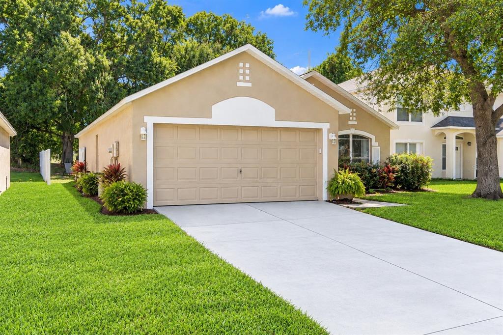 13004 WATERBOURNE DRIVE, GIBSONTON, FL — photo 2 of 30