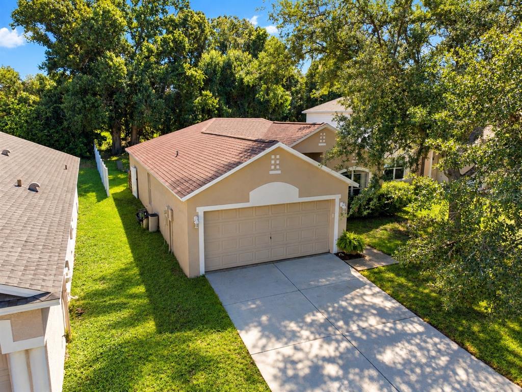 13004 WATERBOURNE DRIVE, GIBSONTON, FL — photo 4 of 30