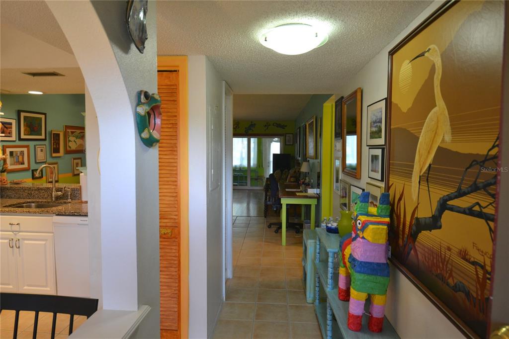 126 CARYL WAY, OLDSMAR, FL — photo 4 of 30