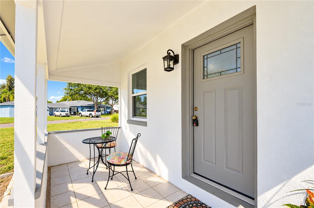 4117 BAY STREET NE, ST PETERSBURG, FL — photo 2 of 25