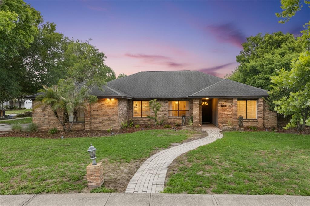 8617 AMBER OAK COURT