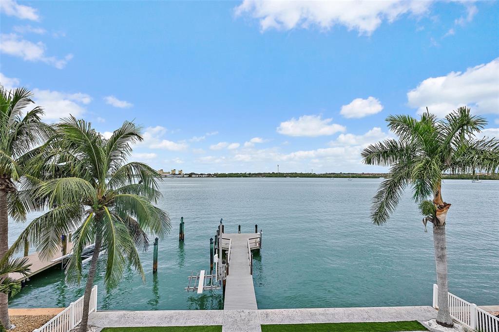 856 BAY POINT DRIVE