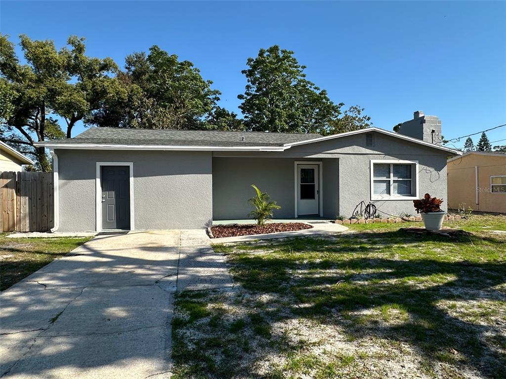 890 EMERALD DRIVE