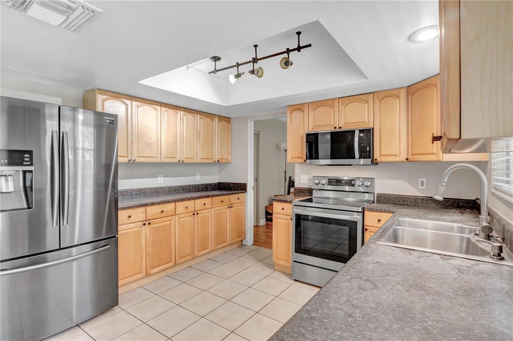 1018 MALCOLM COURT, OVIEDO, FL — photo 3 of 28