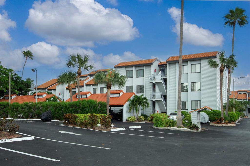 557 PINELLAS BAYWAY S UNIT 103
