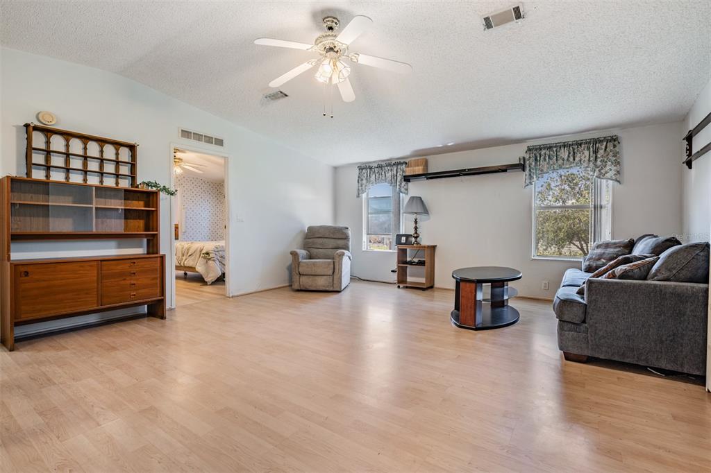 37700 NEUKOM AVENUE, ZEPHYRHILLS, FL — photo 3 of 48