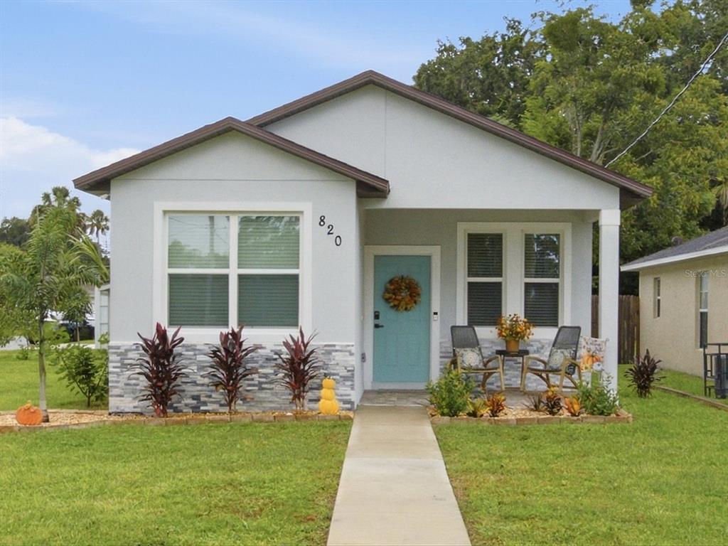 820 PECAN AVENUE