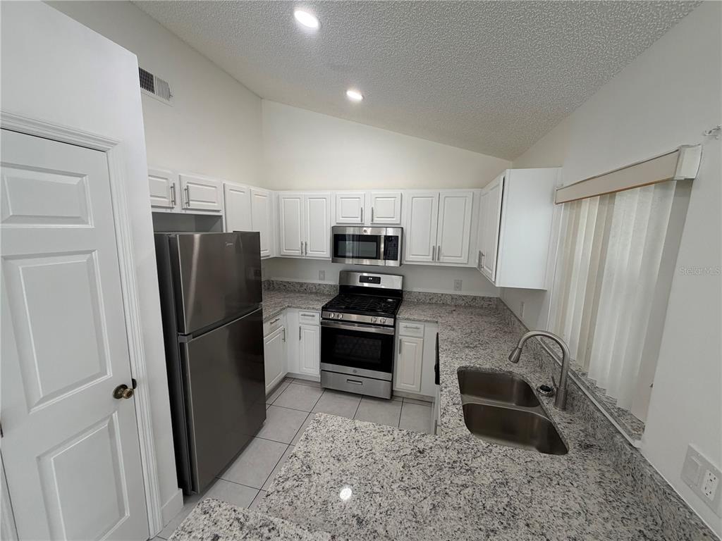 13109 ODYSSEY LAKE WAY, ORLANDO, FL — photo 4 of 10