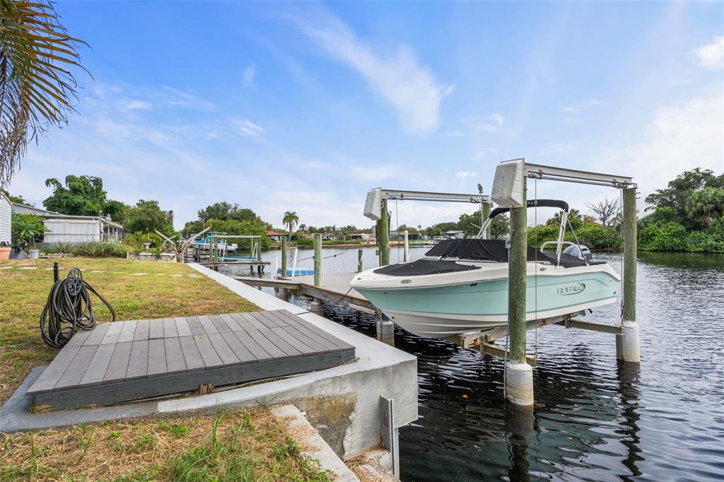 5410 FLORA AVENUE, HOLIDAY, FL — photo 4 of 55