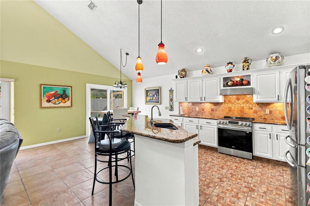 192 WESTMORELAND CIRCLE, KISSIMMEE, FL — photo 4 of 27