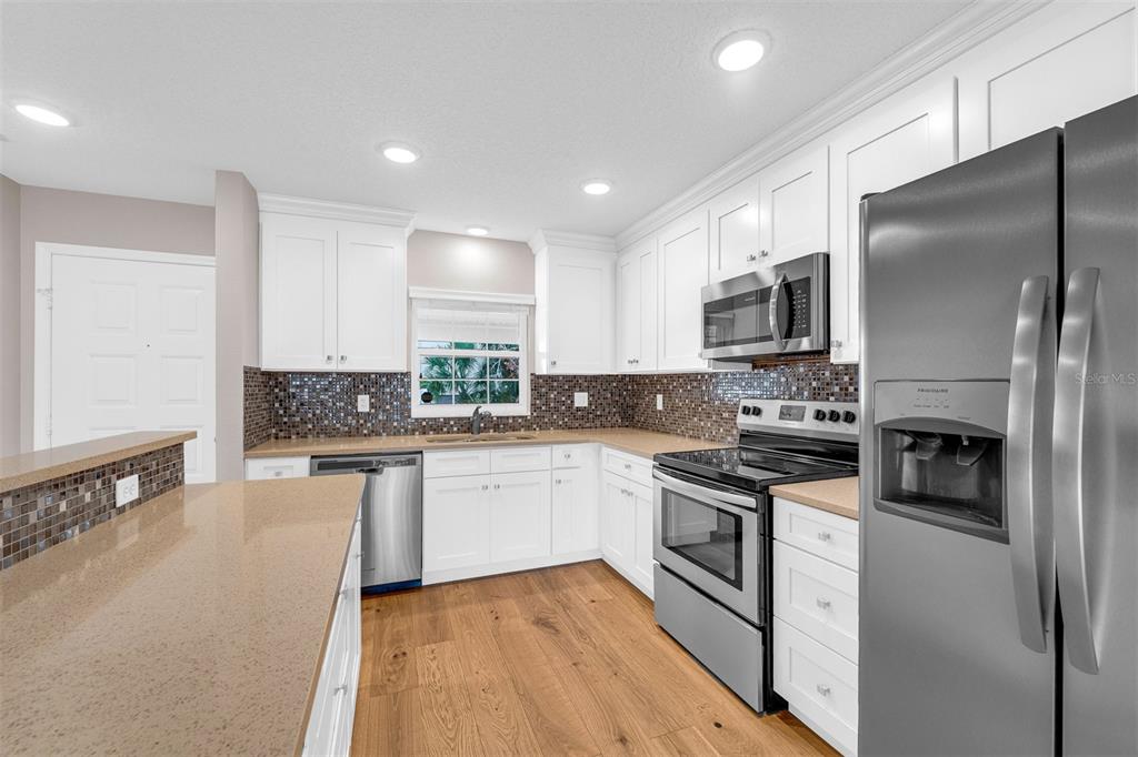 110 N TREMAIN STREET UNIT 209, MOUNT DORA, FL — photo 4 of 23