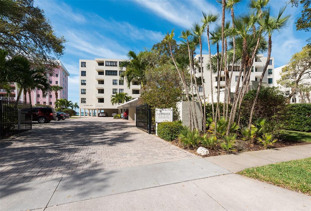99 SUNSET DRIVE UNIT 401, SARASOTA, FL — photo 2 of 30