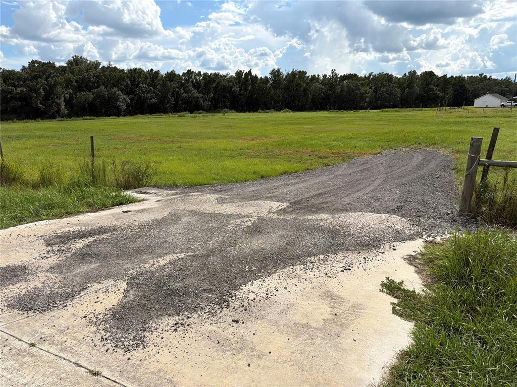 This is an aerial map showing a rectangular parcel of land adjacent to a road — 701 BROOKE ROAD, FORT MEADE, FL