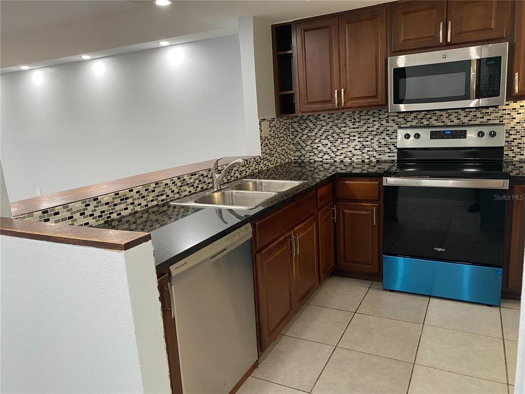 3606 BENEVA ROAD UNIT 502, SARASOTA, FL — photo 4 of 23