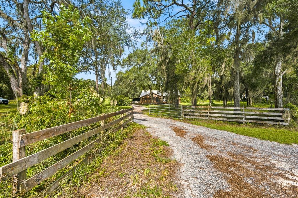 6863 REMINGTON, BROOKSVILLE, FL — photo 2 of 30
