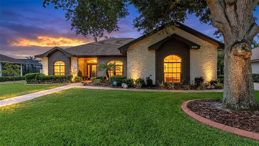 2104 LONGLEAF CIRCLE