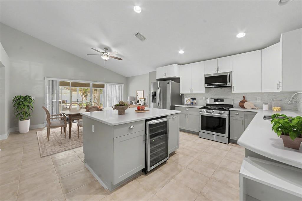 6241 CRICKETHOLLOW DRIVE, RIVERVIEW, FL — photo 4 of 25