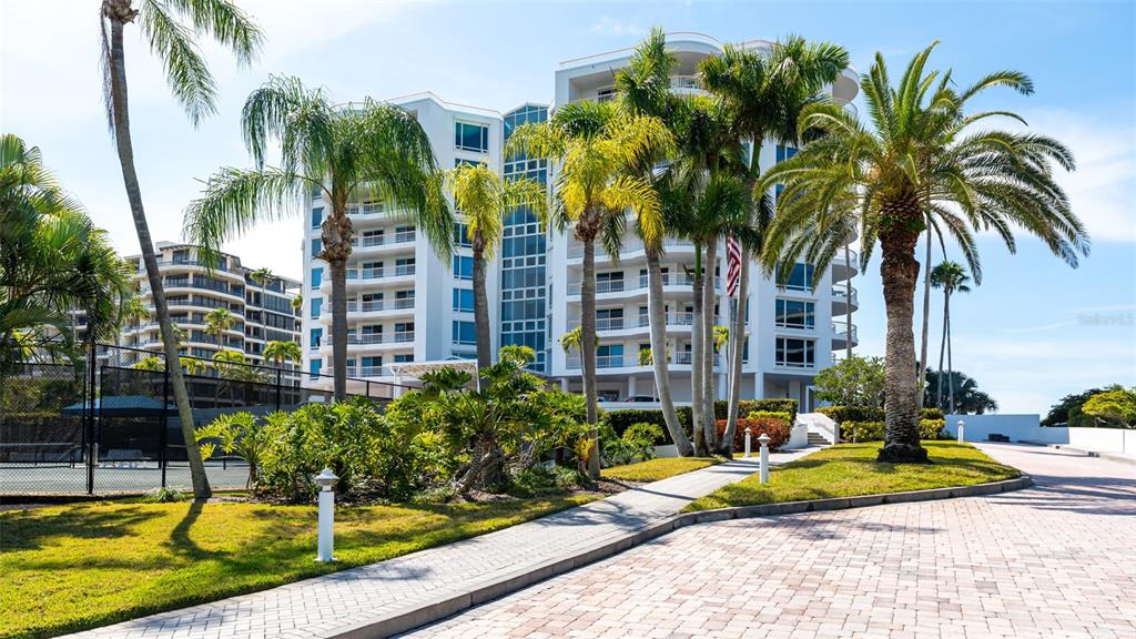 455 LONGBOAT CLUB ROAD UNIT PH1