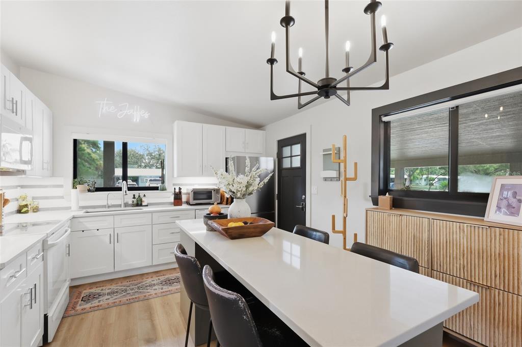 5055 LAHAINA DRIVE, SARASOTA, FL — photo 5 of 30