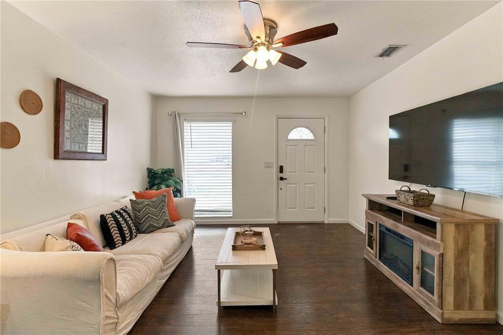 6339 S LANSDALE CIRCLE, TAMPA, FL — photo 5 of 30
