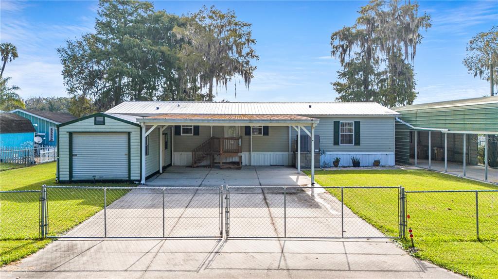 56310 REDBUD ROAD, ASTOR, FL — photo 3 of 30