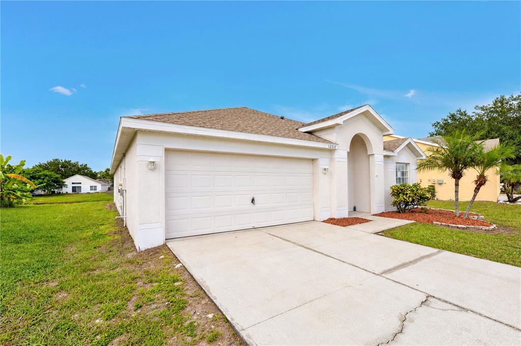 12517 MIDPOINTE DRIVE, RIVERVIEW, FL — photo 2 of 40