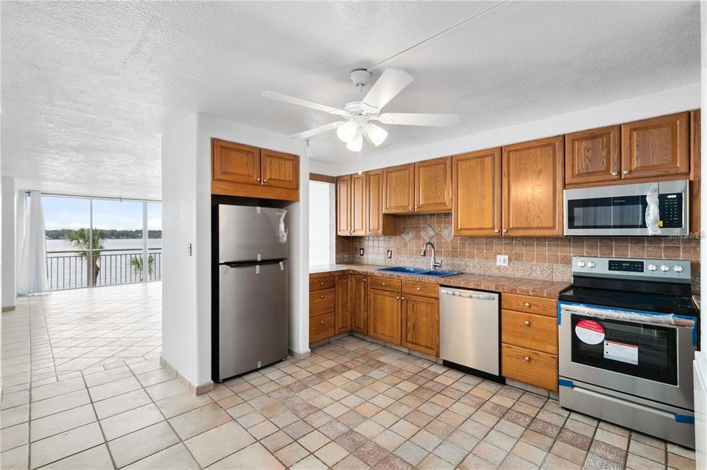 690 OSCEOLA AVENUE UNIT 407, WINTER PARK, FL — photo 5 of 30