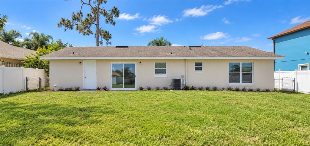 136 BIRMINGHAM DRIVE, KISSIMMEE, FL — photo 2 of 17
