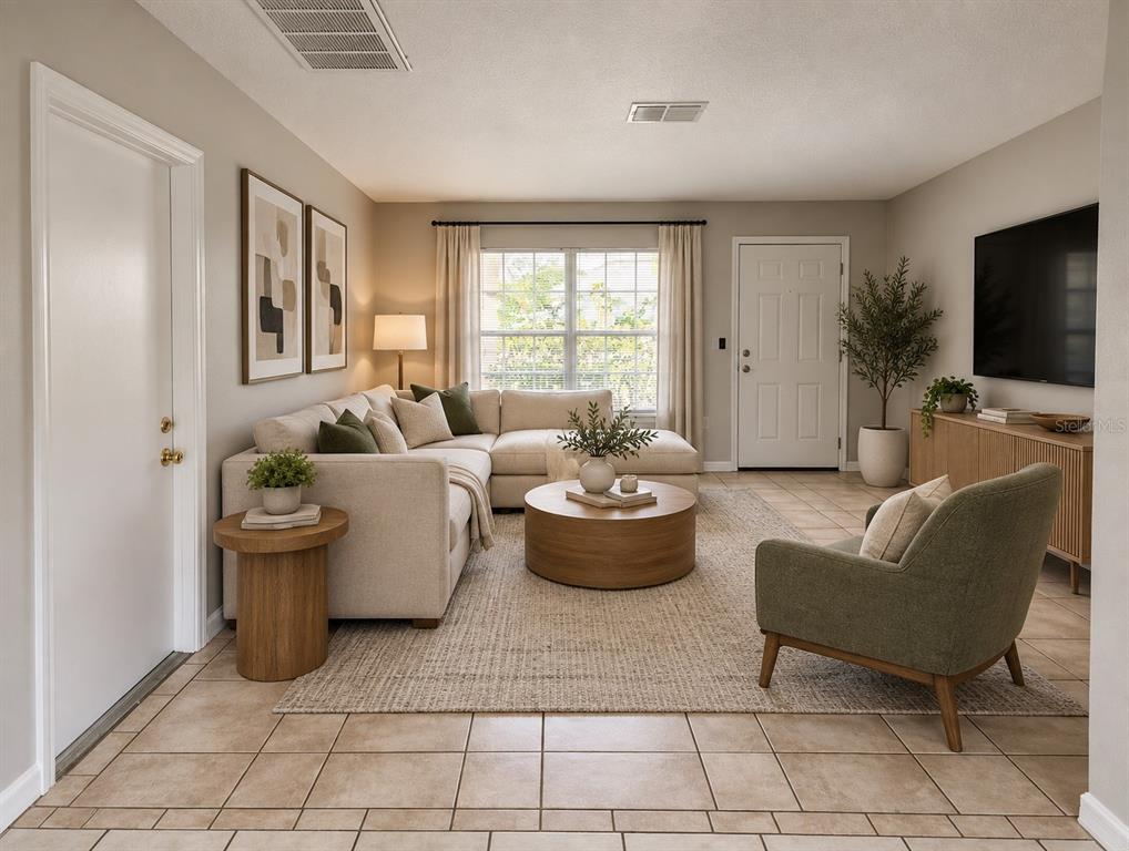 136 BIRMINGHAM DRIVE, KISSIMMEE, FL — photo 4 of 17