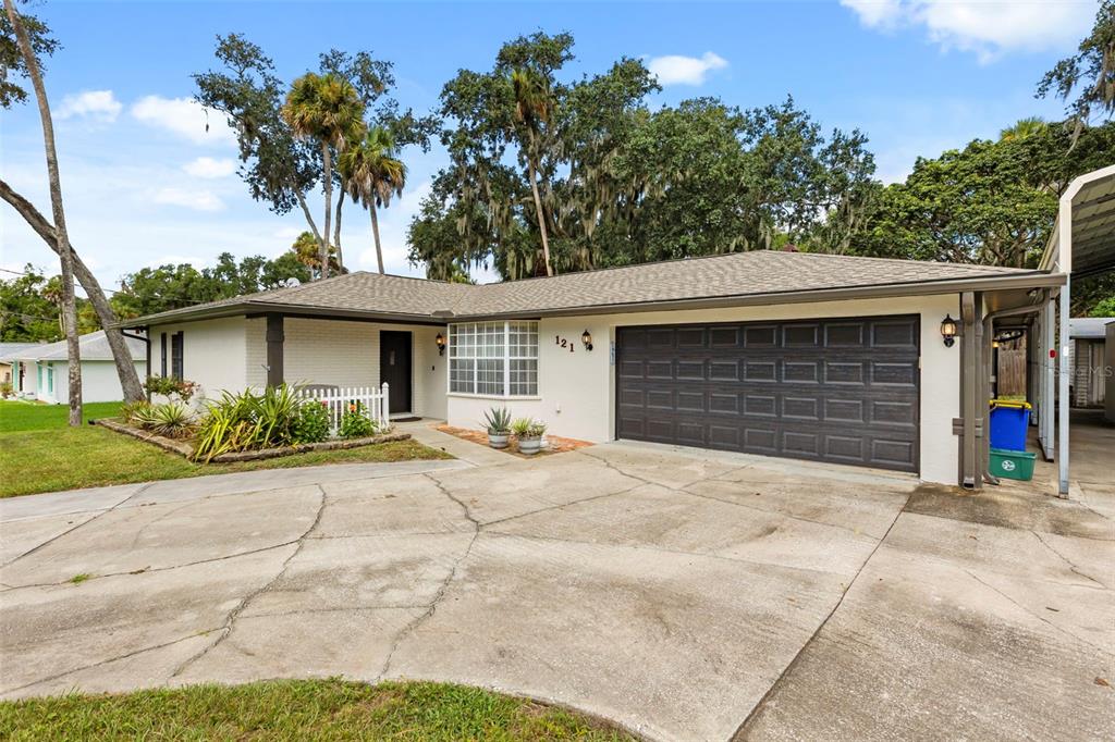 121 OAK RIDGE AVENUE, EDGEWATER, FL — photo 2 of 30