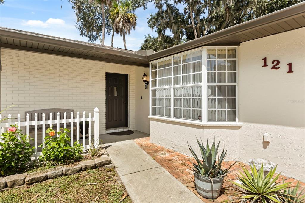 121 OAK RIDGE AVENUE, EDGEWATER, FL — photo 3 of 30