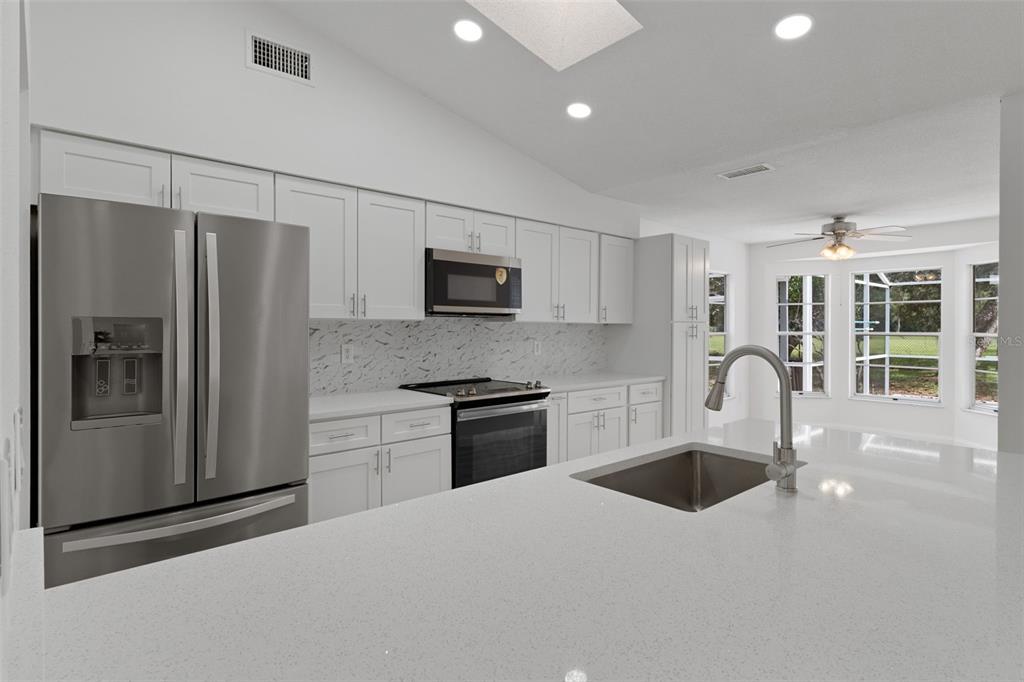 10220 SWANSON COURT, SPRING HILL, FL — photo 4 of 30