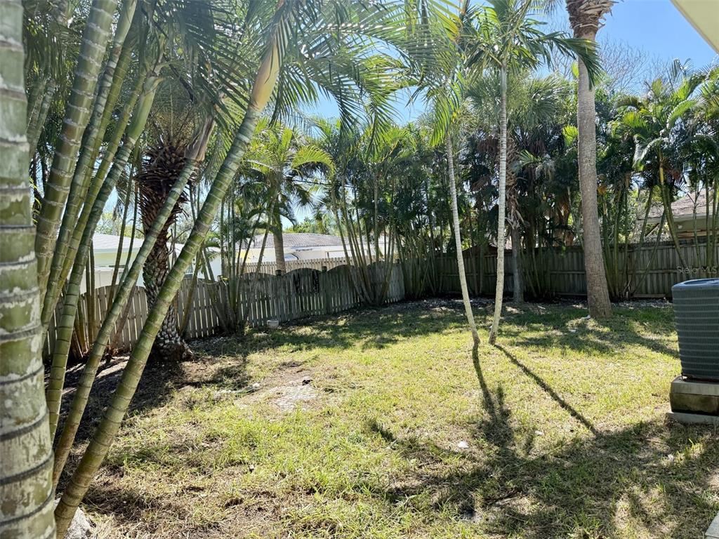 929 BRUCE AVENUE, CLEARWATER, FL — photo 4 of 6