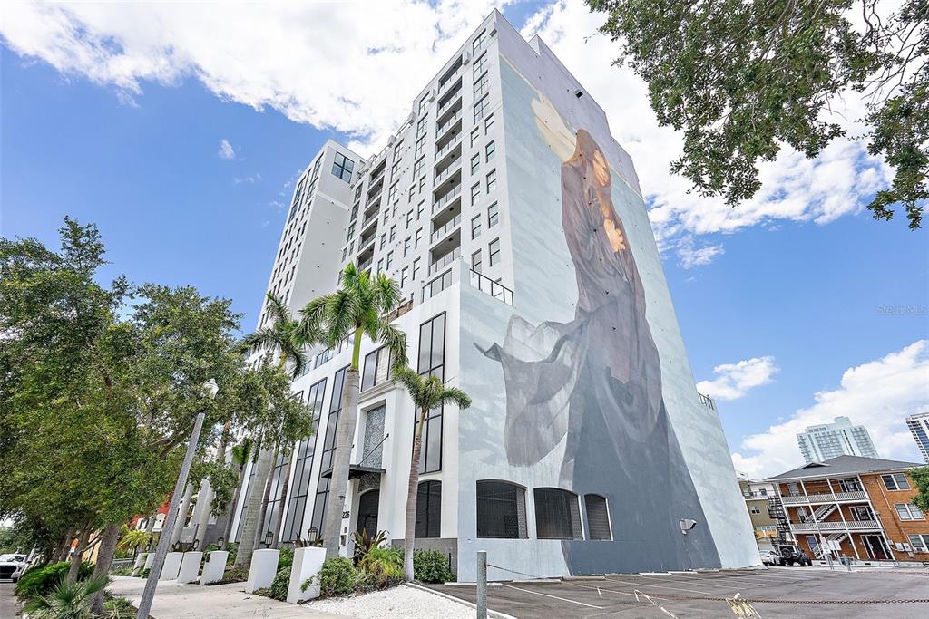 226 5TH AVENUE N UNIT 1403
