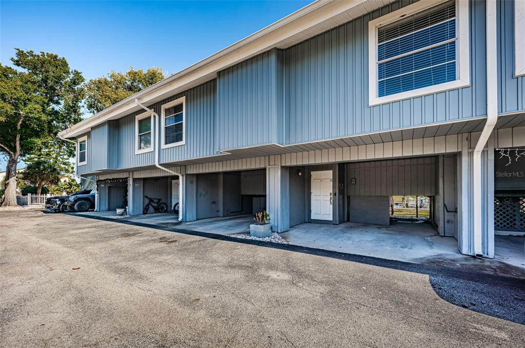 200 MERES BOULEVARD UNIT 21
