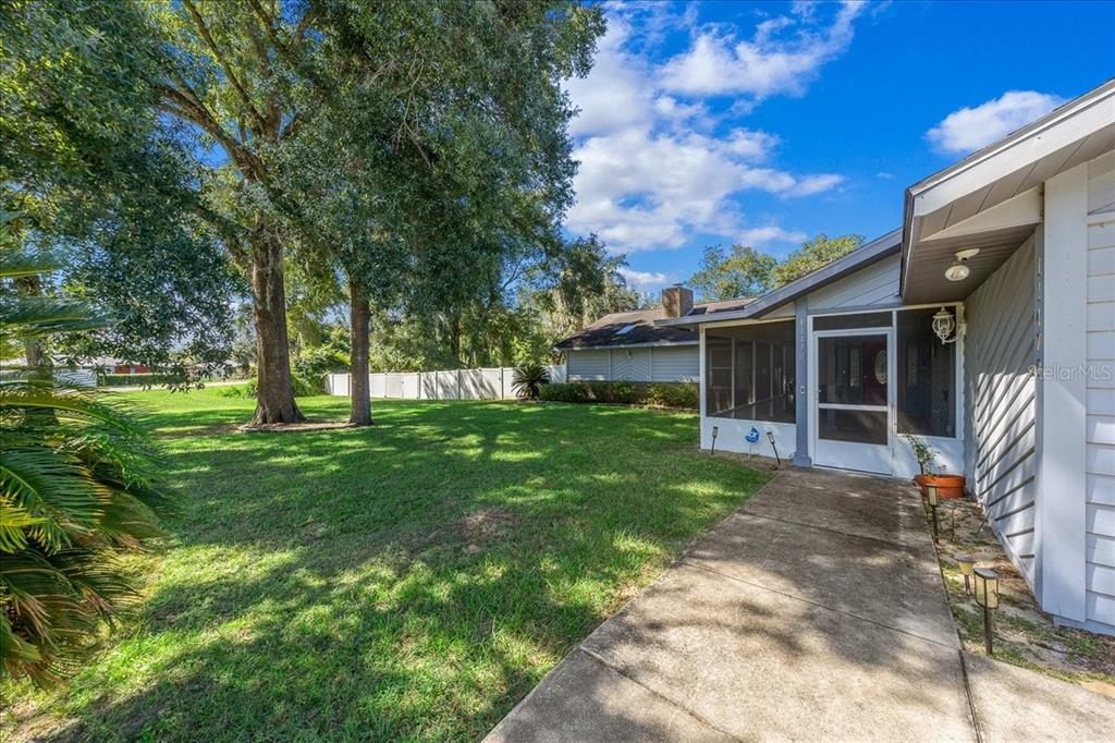 11470 SE 73RD COURT, BELLEVIEW, FL — photo 4 of 30
