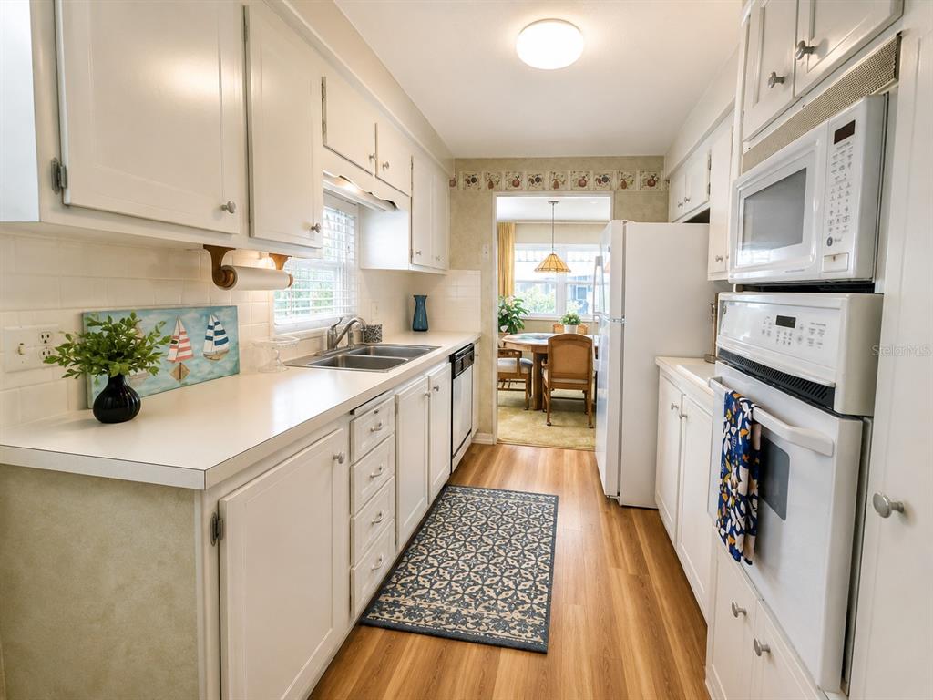 6620 CONNECTICUT STREET, BRADENTON, FL — photo 4 of 30
