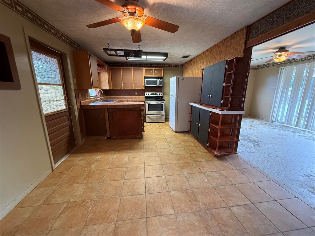 141 N EDGEMON AVENUE, WINTER SPRINGS, FL — photo 3 of 12