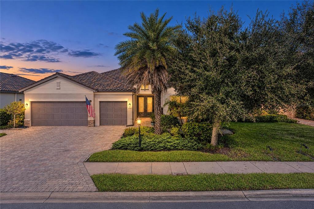 17009 POLO TRAIL, BRADENTON, FL — photo 2 of 30