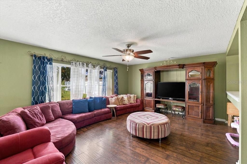 7517 HUNTERS GREENE CIRCLE, LAKELAND, FL — photo 5 of 35