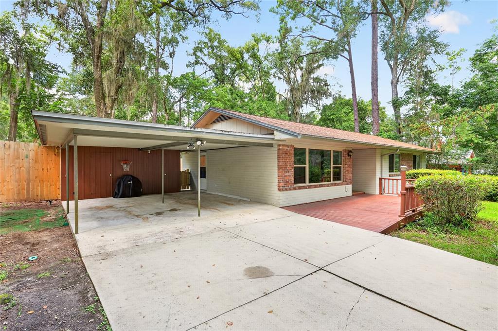 810 NW 19TH TERRACE, GAINESVILLE, FL — photo 3 of 26