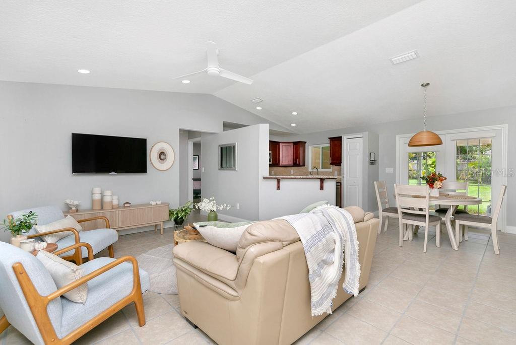 1099 ALBION STREET NW, PALM BAY, FL — photo 5 of 27